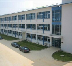 Green Harvest factory and team